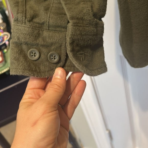 Olive Green LL Bean Flannel - Picture 5 of 6